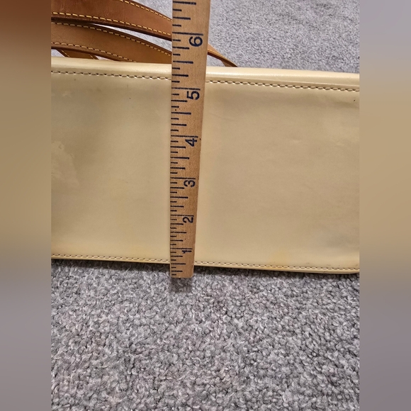 Louis Vuitton Monogram Vernis Shoulder Bag Butter Yellow Patent Leather Pastel - Picture 13 of 16